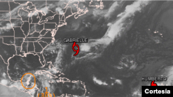 Posicionamiento de las dos tormentas activas en el Atlántico en este momento: Gabrielle (izquierda) cerca de Bermudas, y Humberto, cerca de Cabo Verde.