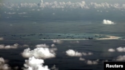 지난 5월 필리핀 군용기로 남중국해 상공에서 촬영한 사진.