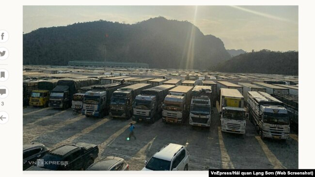 Nơi tập kết xe nông sản bị ùn tắc ở cửa khẩu tại Lạng Sơn.
