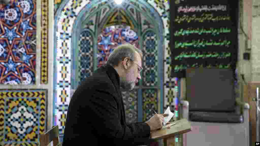 علی لاریجانی رئیس مجلس شورای اسلامی رای داد