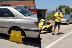 Redari “Bakusa” kače kazne od 60 KM ili stavljaju lisice vozačima koji nisu platili kartu (Foto: CIN)