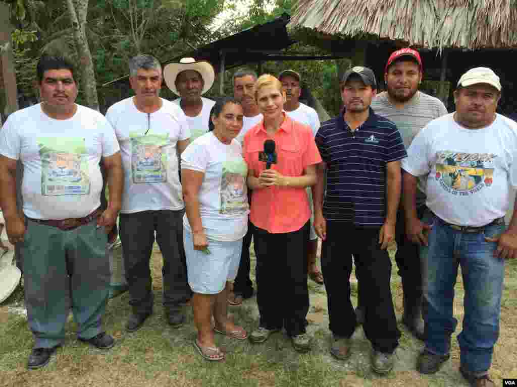 La enviada especial de la Voz de América a Guatemala, Verónica Balderas Iglesias, visitó el CADER El Caoba para conocer más sobre el proyecto &ldquo;Conviviendo con Carnívoros&rdquo;.