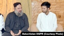 د بلوچستان وزیراعلی جام کمال خان او د عثمان کاکړ مشر زوی خوشحال کاکړ