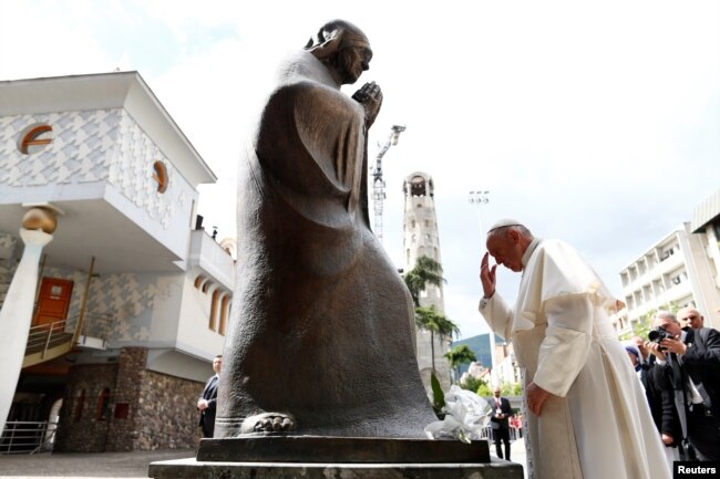 Pope Francis visits the memorial house of Mother Teresa in Skopje, North Macedonia, May 7, 2019.