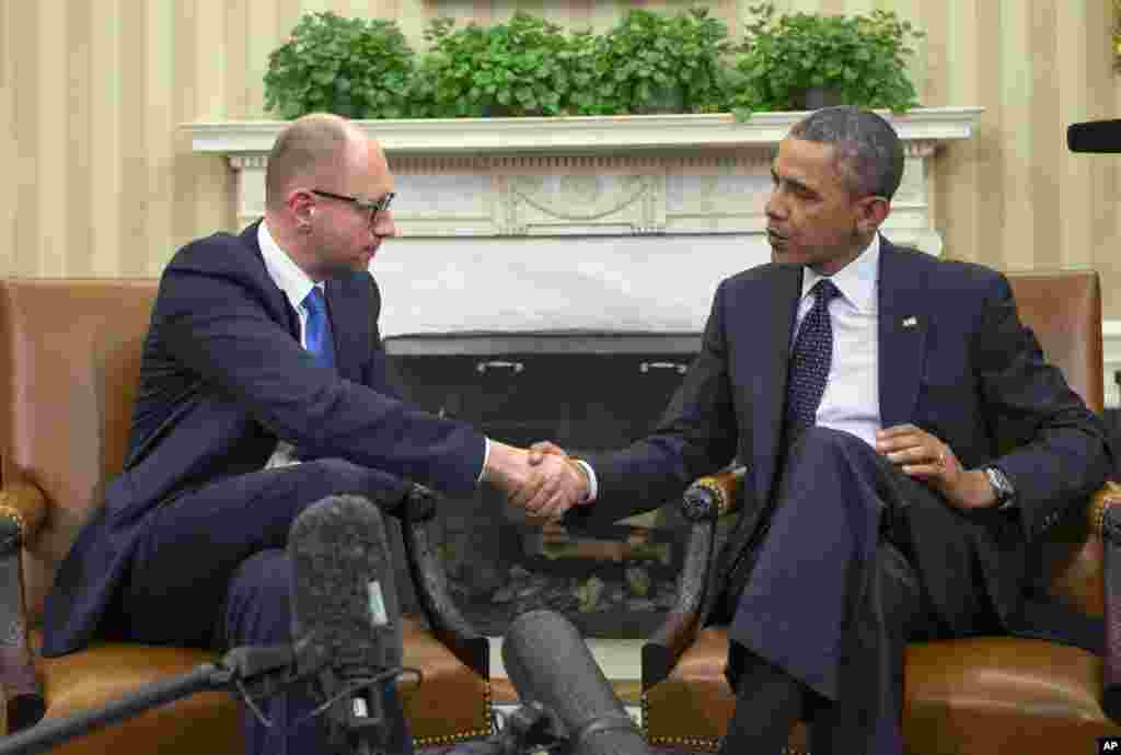 دیدار پرزیدنت اوباما با آرسنی یاتسنیوک در دفتر کار رئیس جمهوری آمریکا در کاخ سفید - واشنگتن، ۱۲ مارس ۲۰۱۴