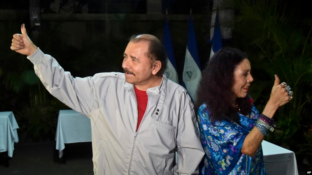 El presidente de Nicaragua, Daniel Ortega, y su esposa, la vicepresidenta Rosario Murillo. [Foto de archivo]