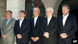 The leaders of Croatia, Serbia and Bosnia met for what is described as an informal meeting as part of efforts at reconciliation in postwar Balkans that is now striving to join the European Union.