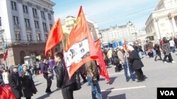 俄羅斯共產黨人2013年五一節在莫斯科市中心集會遊行。（美國之音白樺拍攝） 