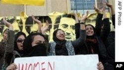 Iran Tries to Thwart Protests