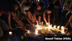 Con un memorial improvisado sobre la carretera a Masaya, en Managua, miles de personas recuerdan a las víctimas de los cinco días de protestas.