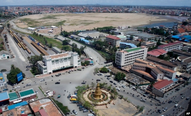 This file photo shows an overview of Boeung Kak, Phnom Penh's largest lake full of sand where thousands of residents in the area face eviction in Phnom Penh, Cambodia, August 9, 2011.