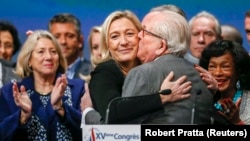 Le Pen ailesi eski günlerini özleyecek gibi görünüyor.