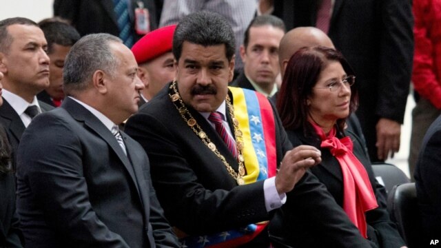 Nicolás Maduro realizó las declaraciones contra el primer ministro francés Manuel Valls, durante una ceremonia solemne por el 185 aniversario de la muerte del prócer independentista Simón Bolívar.