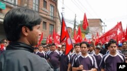 Kelompok Maois Nepal berdemonstrasi di Kathmandu. (Foto: Dok)