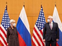 Wendy Sherman, zamjenica američkog državnog sekretara, i Sergej Rjabkov, zamjenik ministra spoljnih polova.