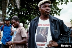 Supporters of Congolese opposition leader Étienne Tshisekedi gather outside his residence in Kinshasa, Feb. 2, 2017.