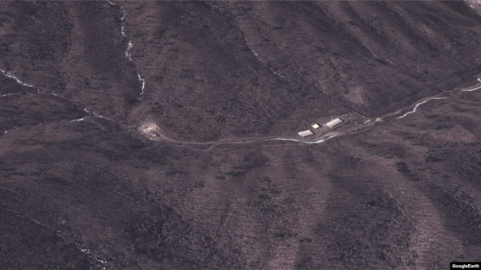 ̻  Ǵ â α .  Ϸ(silo) Ҹ  ̻ ݳ Ǵ ü ְ,    ǹ  ִ. ۾ ̹. 