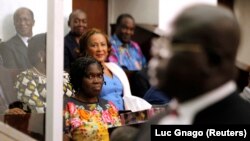 Simone Gbagbo lors d'une audience devant la palais de Justice d'Abidjan, en Côte d'Ivoire, le 26 décembre 2014.