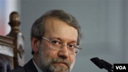 Ketua DPR Iran Ali Larijani mengatakan, AS harus menjelaskan tindakan para diplomatnya yang disebut dalam situs WikiLeaks.