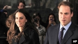 Britain's Prince William and his fiancee Kate Middleton, leave the New Zealand High Commission, in London, on February 25, 2011 (file photo)