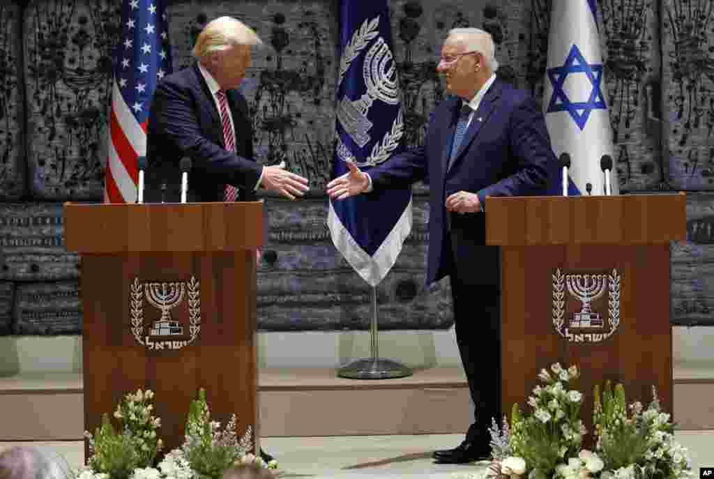 رئیس جمهوری آمریکا و اسرائیل در سخنان کوتاه خود، به ایران اشاره کردند. آقای ترامپ تاکید کرد ایران باید حمایت از تروریسم را متوقف کند.
