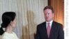 یک سناتور آمریکایی و یک زندانی آزاد شده آمریکایی از برمه وارد تایلند شدند