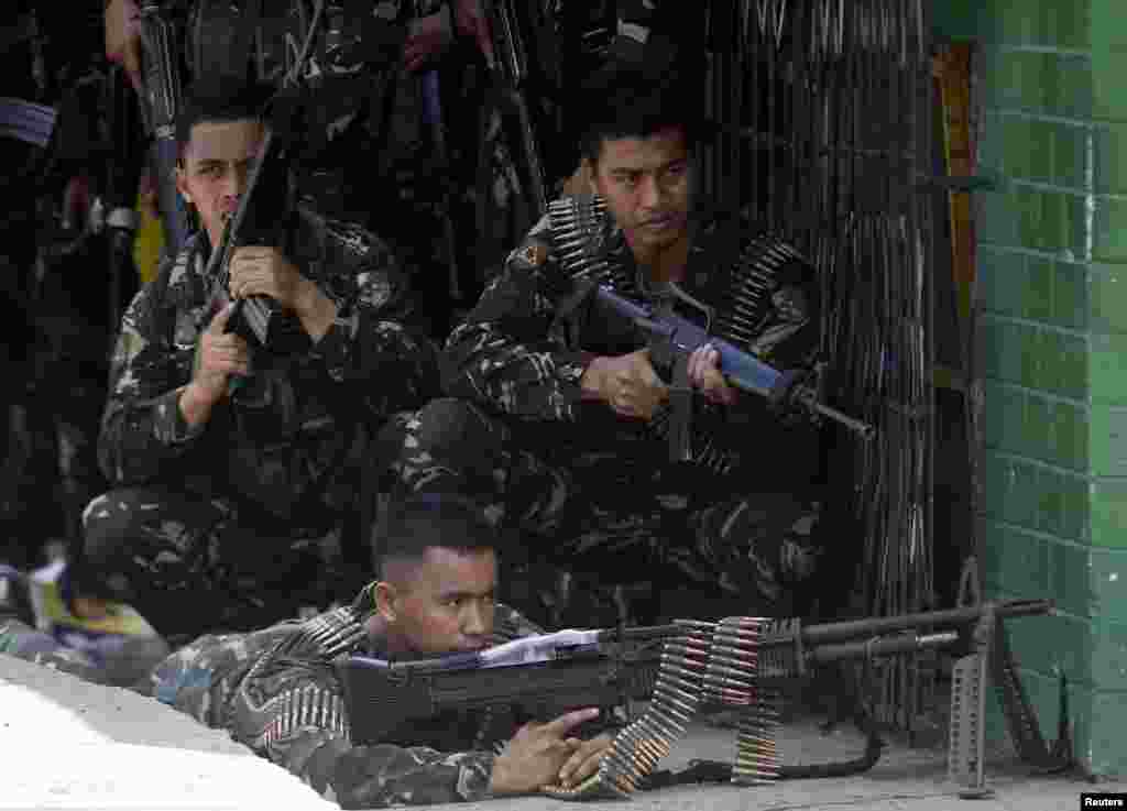 فلپائن کے جنوبی علاقے زمبوئنگا میں باغیوں اور سکیورٹی فورسز کے درمیان جھڑپوں سے صورتحال کشیدہ ہے۔