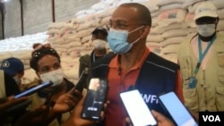 Chris Nikoi, WFP regional director for west and central Africa, speaks to the press in Bamenda, Cameroon, Oct. 21, 2021. (Moki Edwin Kindzeka/VOA)