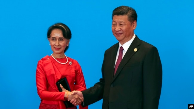 资料照:中国国家主席习近平在北京会见到访的缅甸领导人昂山素季。(2017年5月15日)