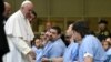 Papa visita prisão em Filadélfia