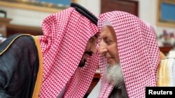 Mohamed Bin Salman oo gacan qaadaya Sheikh Abdulaziz Al al-Sheikh