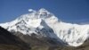 Para Pendaki Padati Gunung Everest