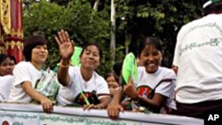 ႀကံ့ဖြံ႕ပါတီ မဲဆြယ္လႈပ္ရွားမႈ ဥပေဒနဲ႔ မညီ