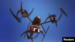 Los drones se han vuelto populares en EE.UU. para tomar impresionantes fotografías o video desde las alturas.