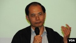 提出香港「城邦論」的本土派學者陳雲認為，香港不應該介入中國事務