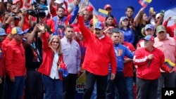 Президент Венесуэлы Николас Мадуро, в центре. Каракас, Венесуэла (архивное фото)