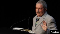 El expresidente Lula desde el principio guardó distancias del escándalo y aseguró que no sabía nada del asunto.