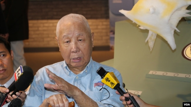 古宁头战役参战军人代表熊震球 (美国之音 齐勇明)