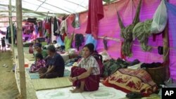 Para pengungsi Burma etnis Kachin di kamp pengungsi Myitkyina, Burma, dekat perbatasan Tiongkok (foto: dok). 