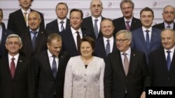 Heads of states and European Union officials pose for a picture before the Eastern Partnership Summit session in Riga, Latvia, May 22, 2015. REUTERS/Ints Kalnins - RTX1E2JR