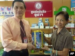 คุณสิริรัตน์ วรเศยานนท์ ผู้โชคดีได้รับ Box Set ชุดพระอภัยมณี