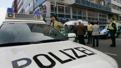 Tư liệu: Cảnh sát Đức sau chiến dịch càn quét ở Munich hôm 3/4/2007. REUTERS/Michaela Rehle (GERMANY) 