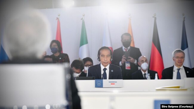 Presiden Jokowi saat menghadiri KTT G20 di Roma, Italia, pada 31 Oktober 2021. Forum G20 di bawah presidensi Indonesia diharapkan tidak menjadi forum eksklusif bagi negara anggota G20 tapi berdampak luas bagi negara non anggota G20. (Foto: Biro Setpres)