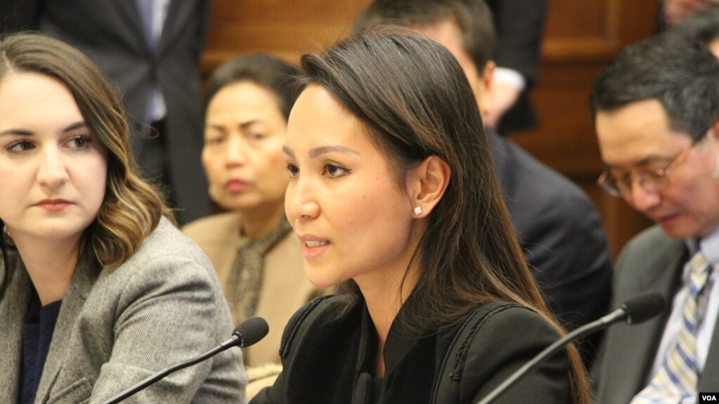 Monovithya Kem, middle, CNRP's deputy director general of public affairs testified at the open hearing on “Cambodia's Descent: Policies to Support Democracy and Human Rights” on Tuesday, December 12, 2017, at the Rayburn House Office Building. (Sreng Leakhena/VOA Khmer)