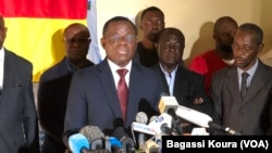 Maurice Kamto annonce sa victoire à la présidentielle camerounaise en conférence de presse à Yaoundé, le 8 octobre 2018. (VOA/Bagassi Koura)