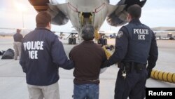 La decisión del gobierno Obama es deportar principalmente a quienes tengan antecedentes penales.