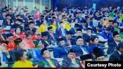 Suasana Sidang Paripurna DPR yang secara resmi memilih politisi perempuan Partai Demokrasi Indonesia Perjuangan (PDIP) Puan Maharani menjadi Ketua Dewan Perwakilan Rakyat periode 2019-2024. (Foto: Fathiyah Wardah)