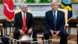 رئیس جمهوری آمریکا روز دوشنبه جداگانه با نتانیاهو و بنی گانتز دیدار کرد. 