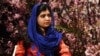 ملالہ یوسف زئی کا انٹرویو سامنے آنے کے بعد 'ملالہ' ٹوئٹر پر ٹاپ ٹرینڈ بن گیا اور صارفین کی جانب سے ان کے انٹرویو پر ملے جلے تبصرے کیے جا رہے ہیں۔