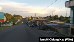 Les rues vides de Libreville, au Gabon, le 14 avril 2020 pendant le confinement national. (VOA/Ismaël Obiang Nze)